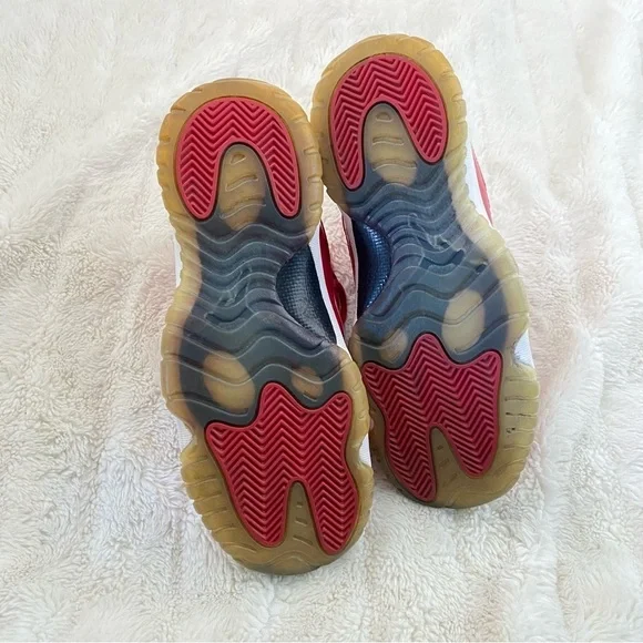 Air Jordan 11 Retro ‘Win Like 96’ Red High-Top Sneakers Basketball Size 6.5Y - Picture 9 of 11